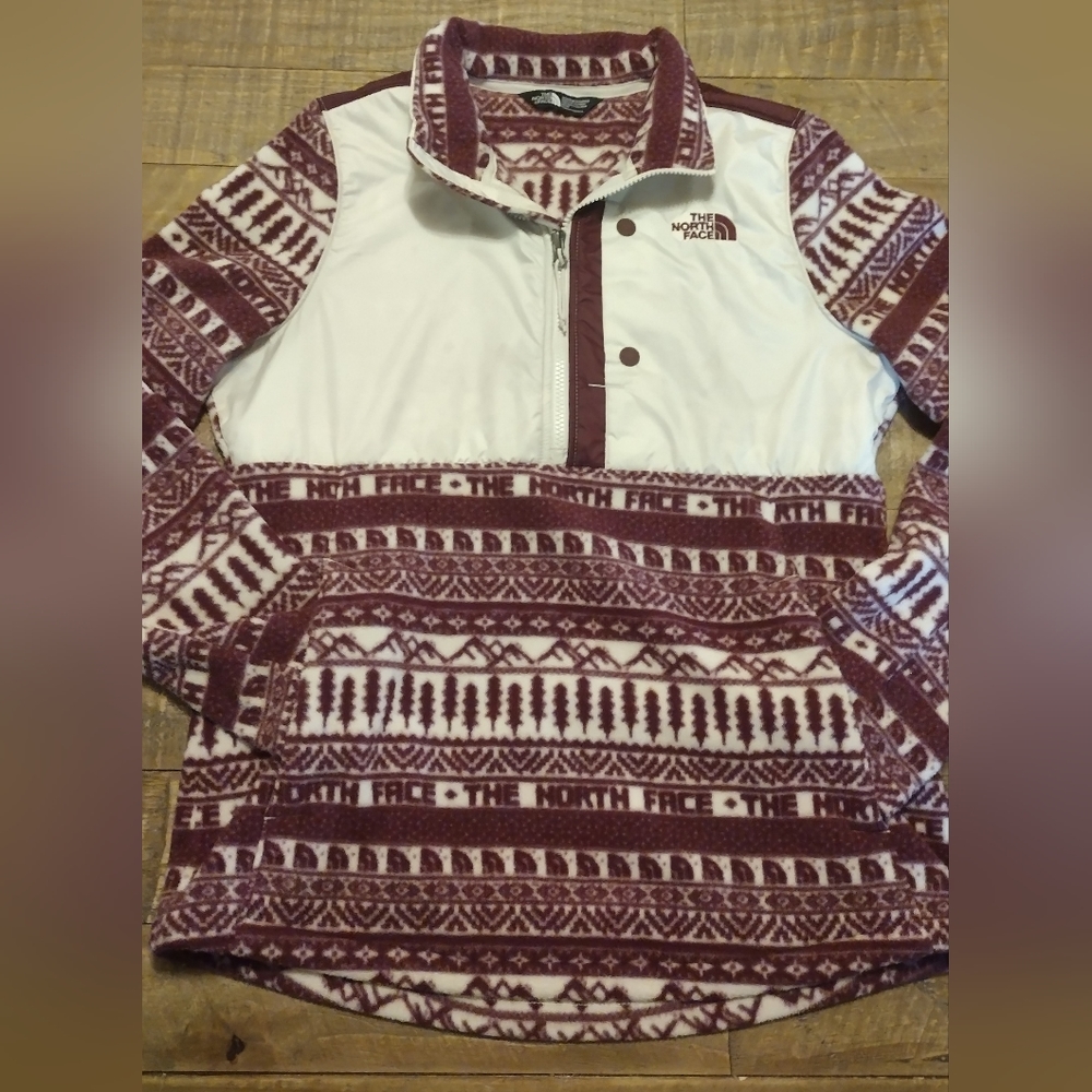 The North Face White and Burgundy Aztec Patterned Tundra fleece pullover medium